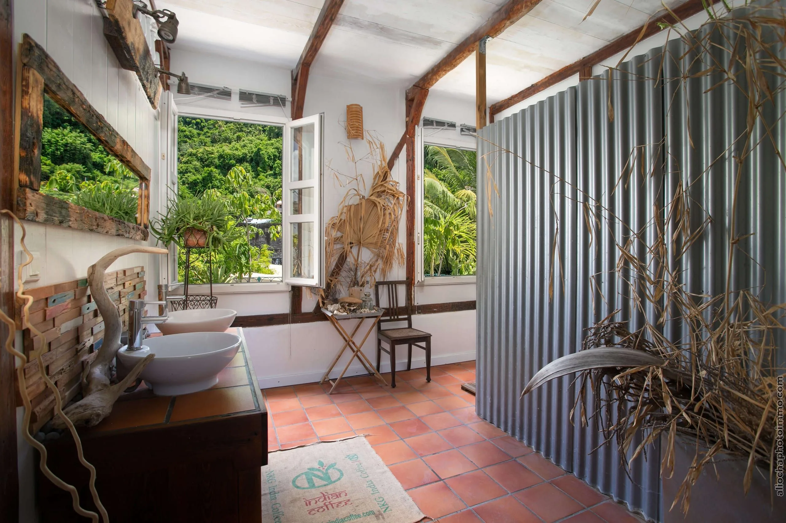 Équipements de la Maison Manman Dlo — 1